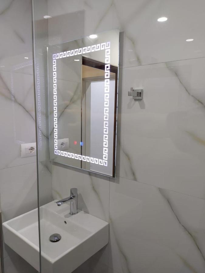 Hotel Elisabet Sarande Ngoại thất bức ảnh