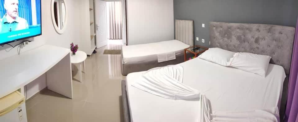 Hotel Elisabet Sarande Ngoại thất bức ảnh