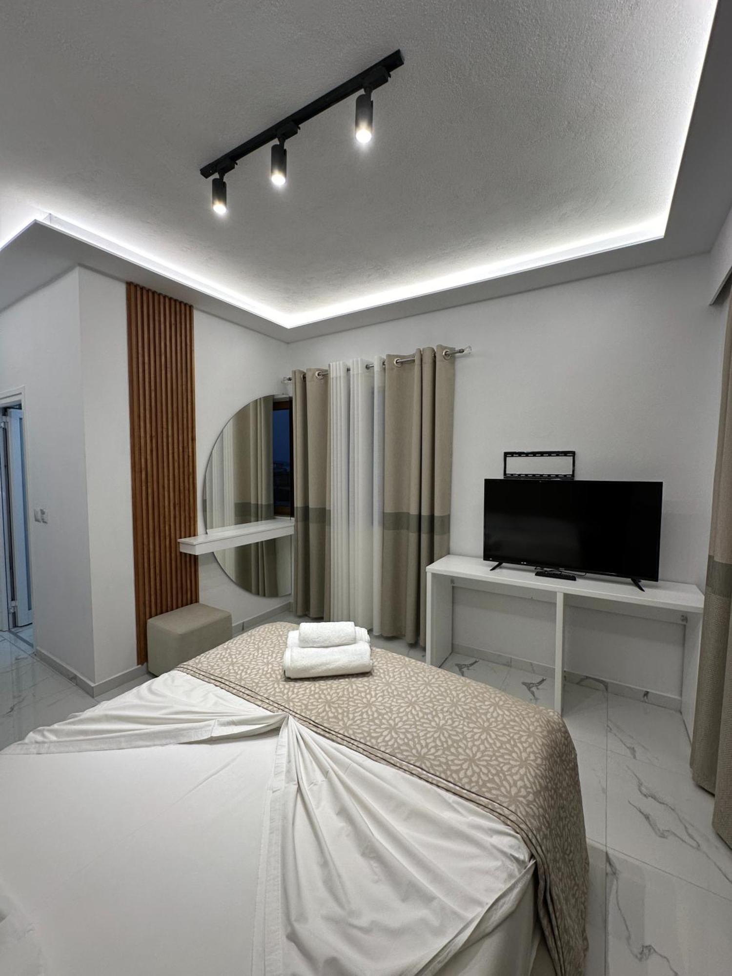 Hotel Elisabet Sarande Ngoại thất bức ảnh