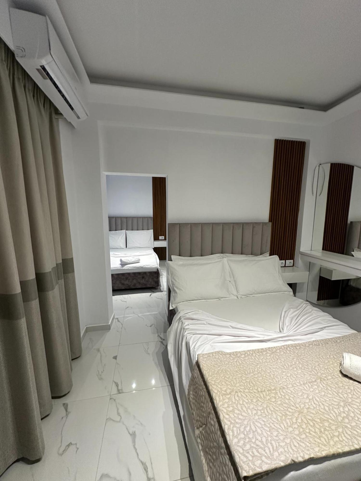 Hotel Elisabet Sarande Ngoại thất bức ảnh