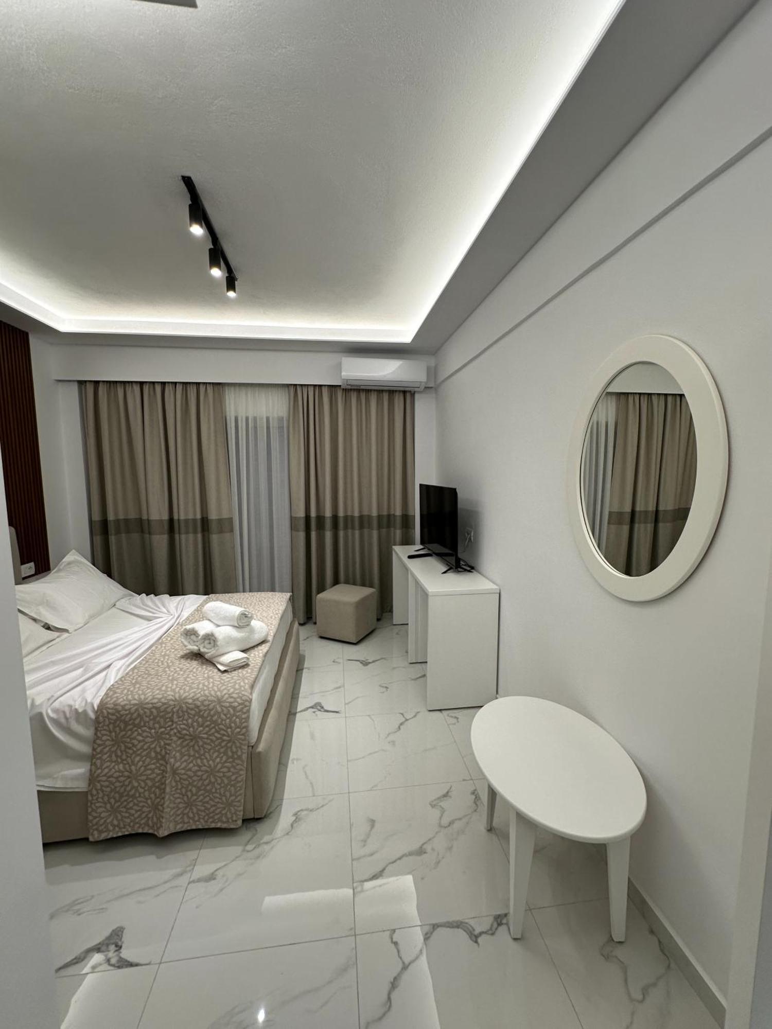 Hotel Elisabet Sarande Ngoại thất bức ảnh