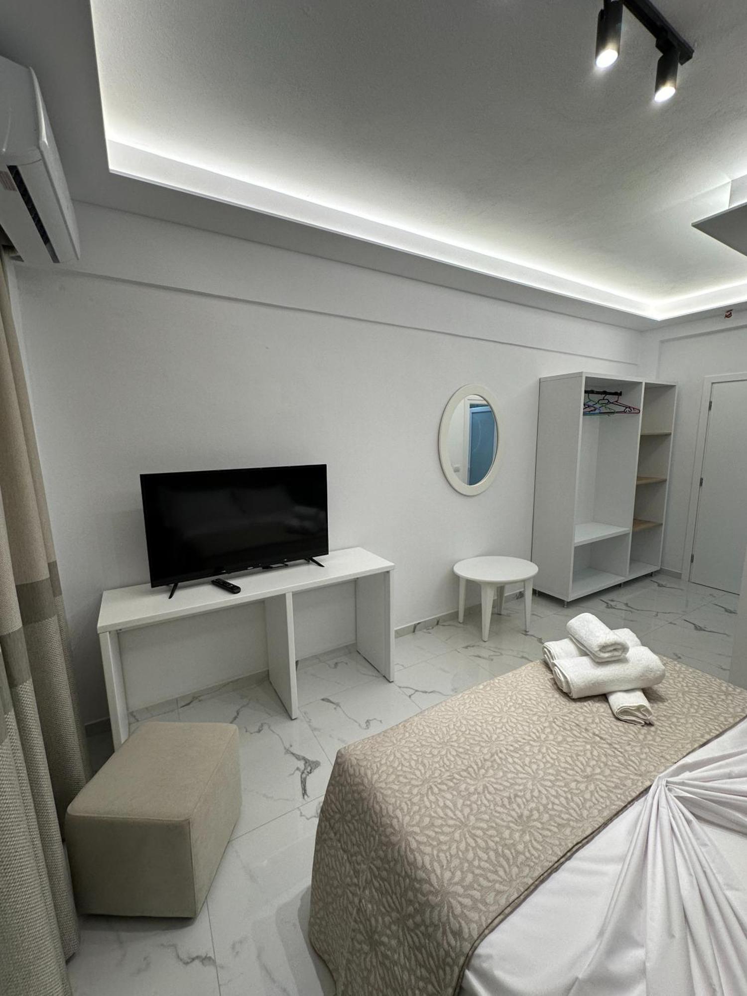 Hotel Elisabet Sarande Ngoại thất bức ảnh