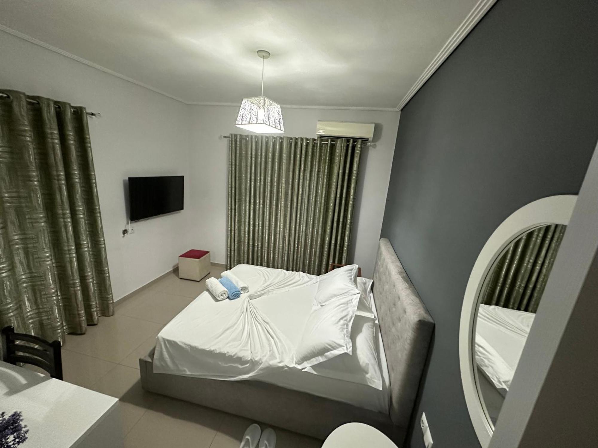 Hotel Elisabet Sarande Ngoại thất bức ảnh