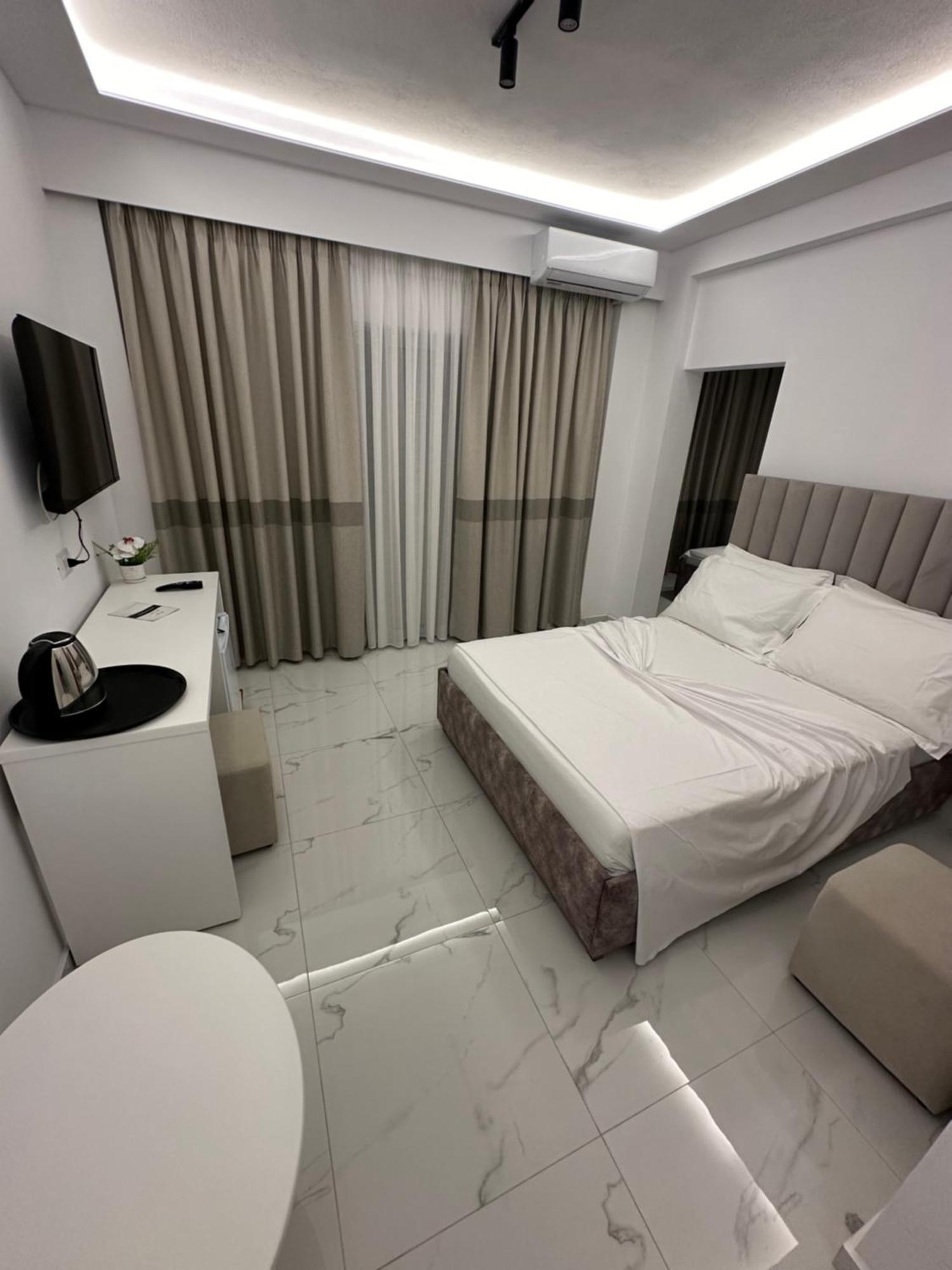 Hotel Elisabet Sarande Ngoại thất bức ảnh