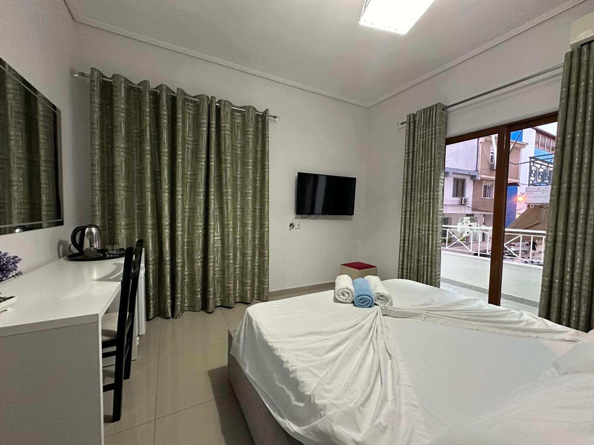 Hotel Elisabet Sarande Ngoại thất bức ảnh