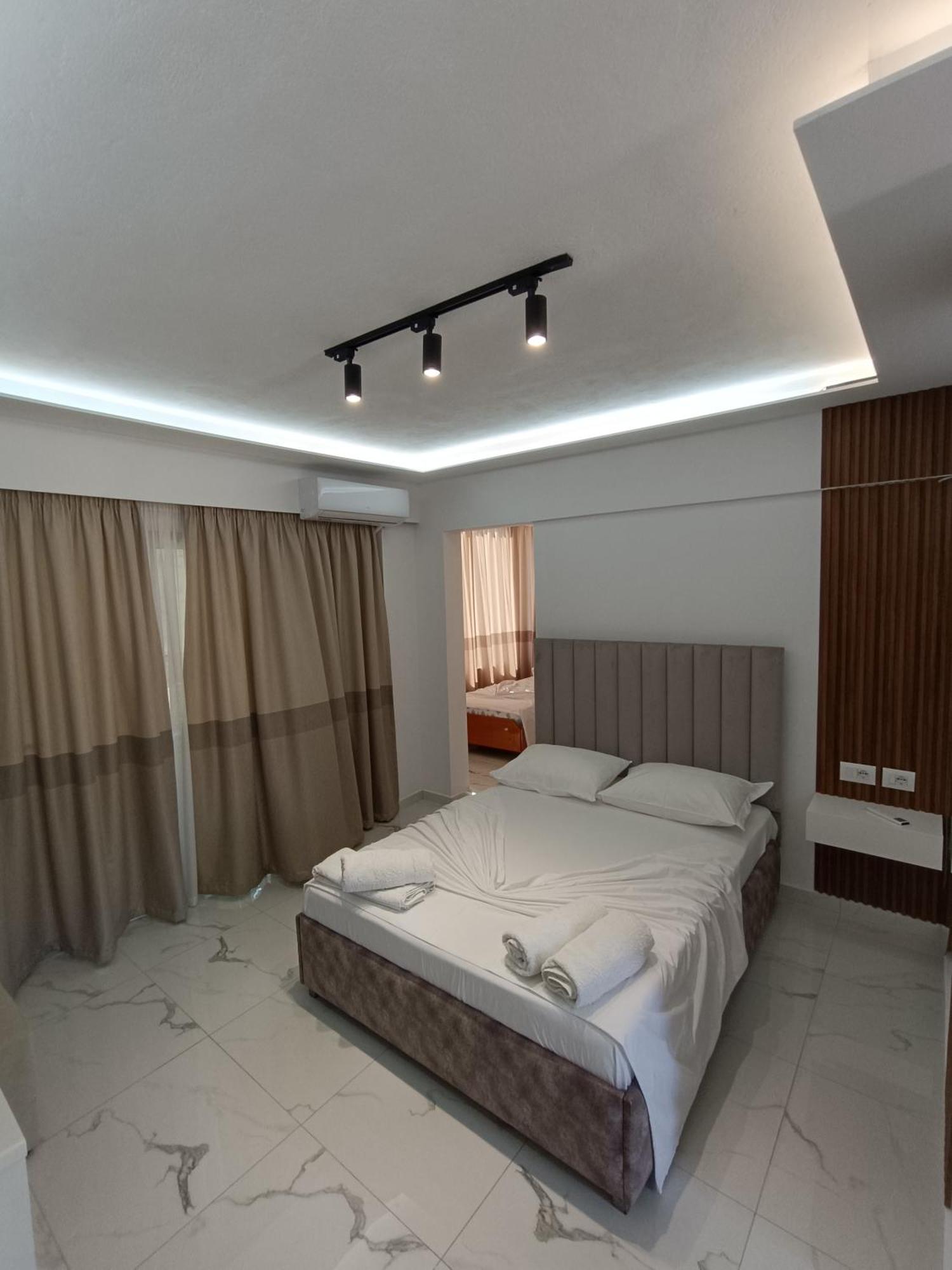 Hotel Elisabet Sarande Ngoại thất bức ảnh